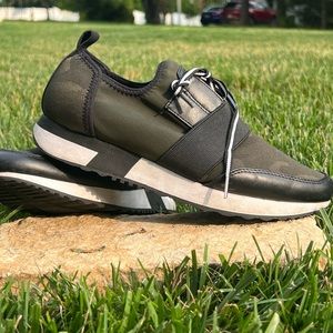 Steve Madden Antic Sneakers